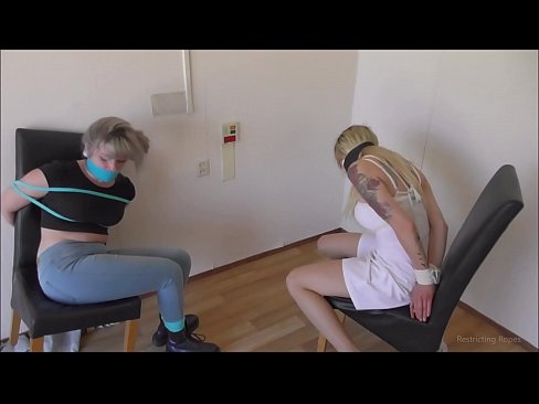 ❤️ E varur / e lidhur dhe e gojës / vajzë në ankth ☑ Porno në sq.pornsexer.ru ❌❤